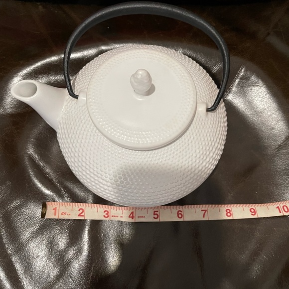 Asian Styled Teapot with Strainer - Picture 6 of 7